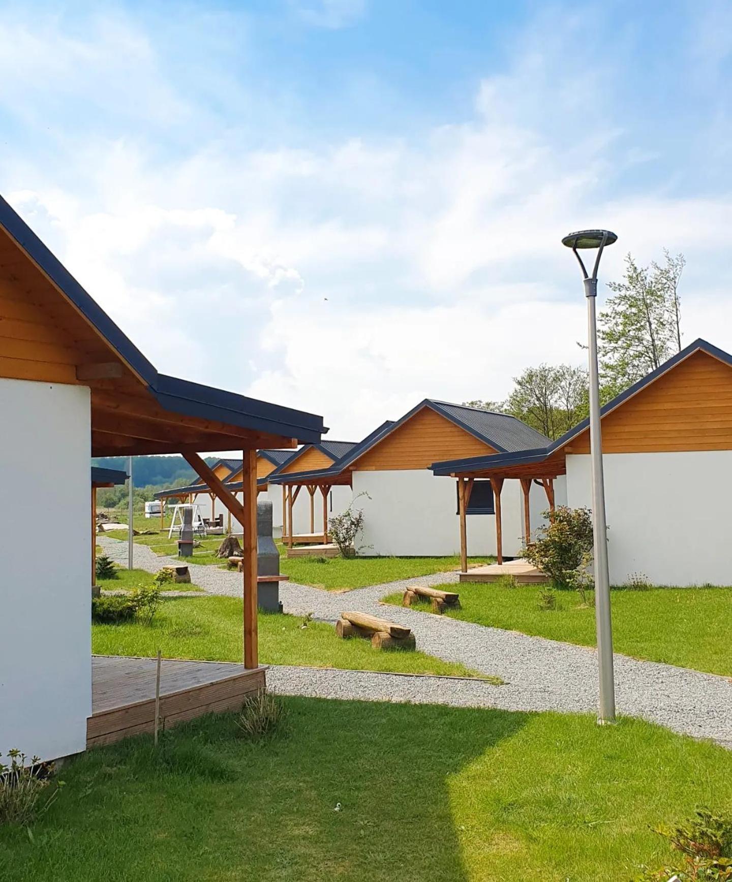 Zakatek Baltyku - Letniskowe Nad Morzem I Jeziorem Lodge Jezierzany
